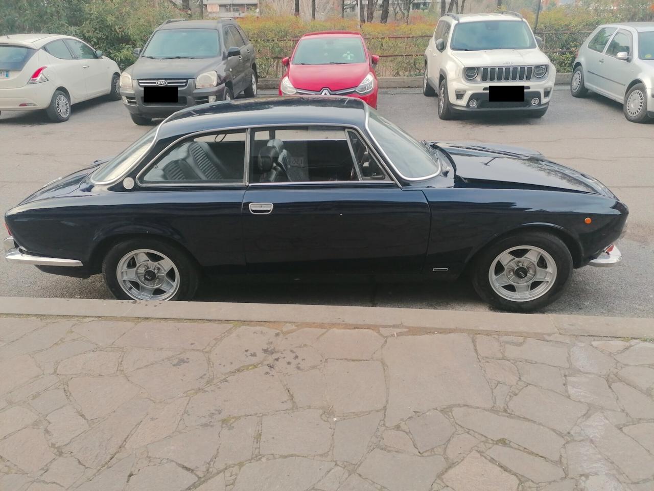 Alfa Romeo GT 2000