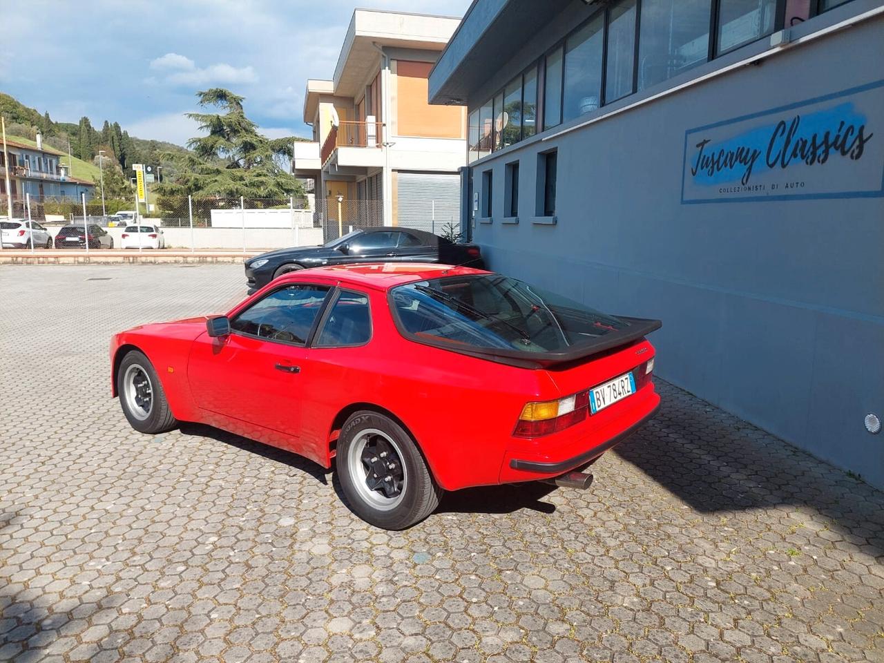 Porsche 944