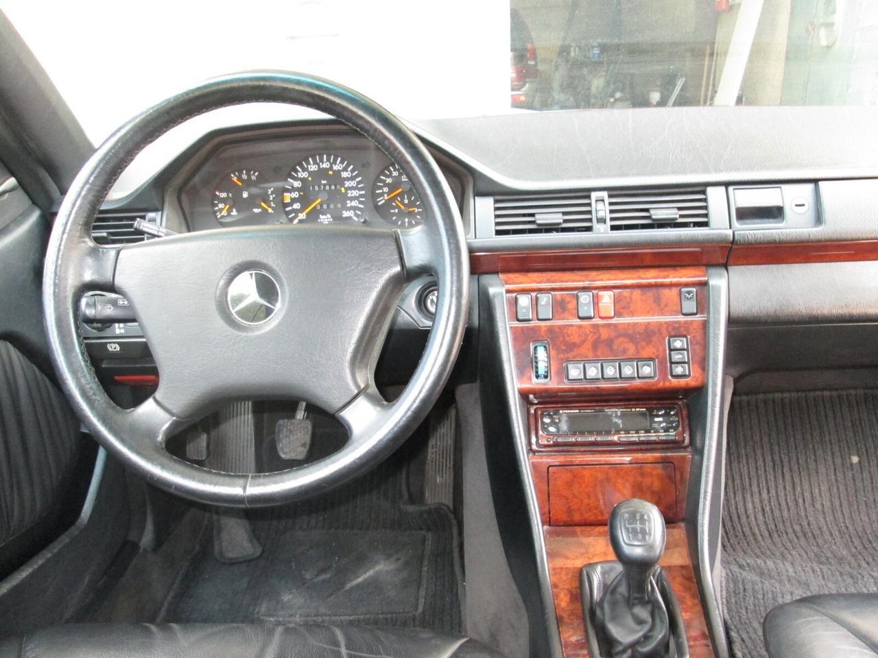 Mercedes-benz 300 CE-24 cat Coupé