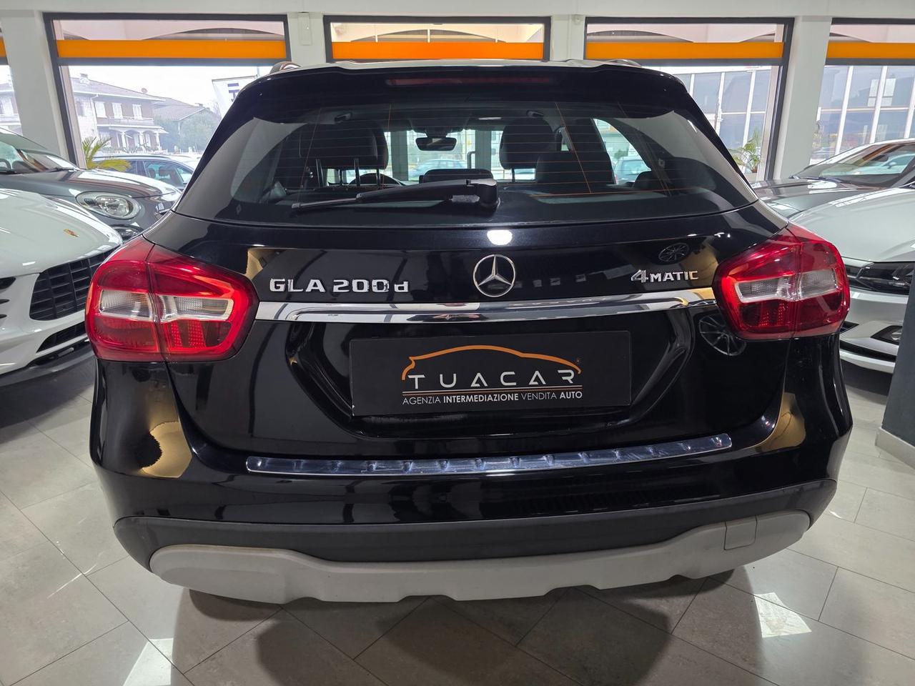 Mercedes-Benz GLA 200 Premium GLA 200 D #8484