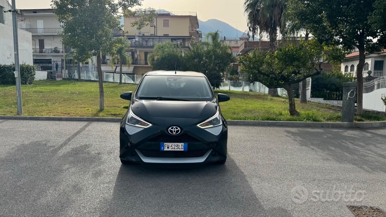 Toyota Aygo Connect 1.0 VVT-i 72 CV 5 porte x-cool MMT