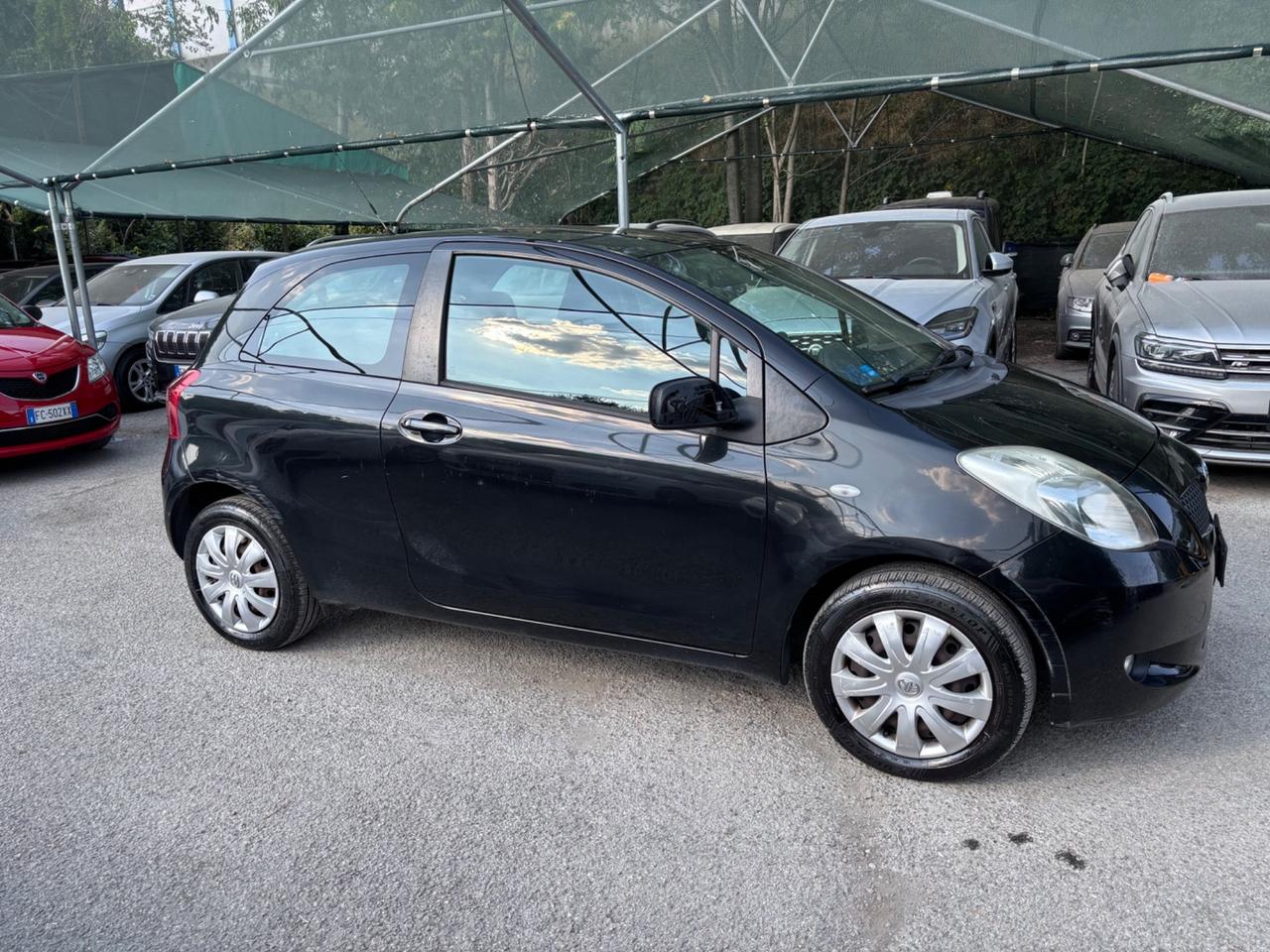 Toyota Yaris 1.3 - 3 porte Luna OK NEOPATENTATI