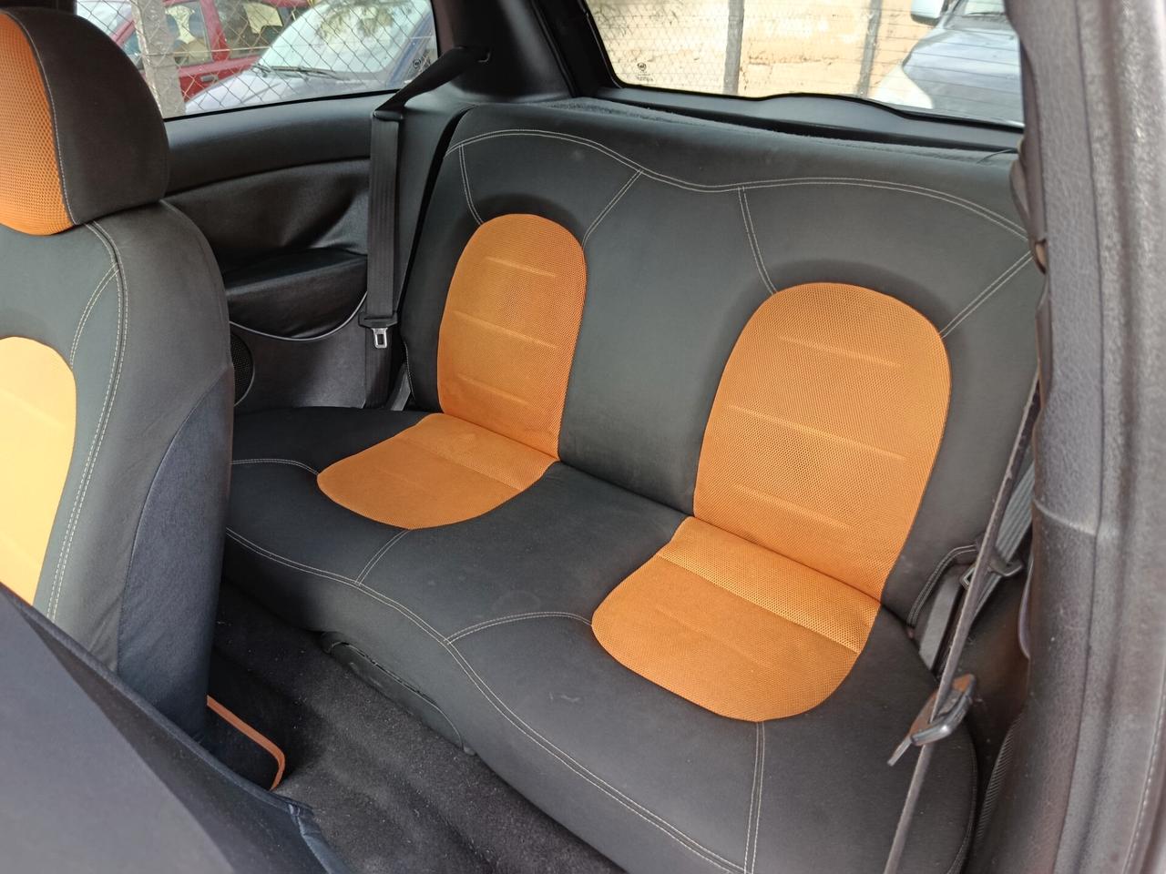 Lancia Ypsilon 1.3 MJT 70 CV Momo Design