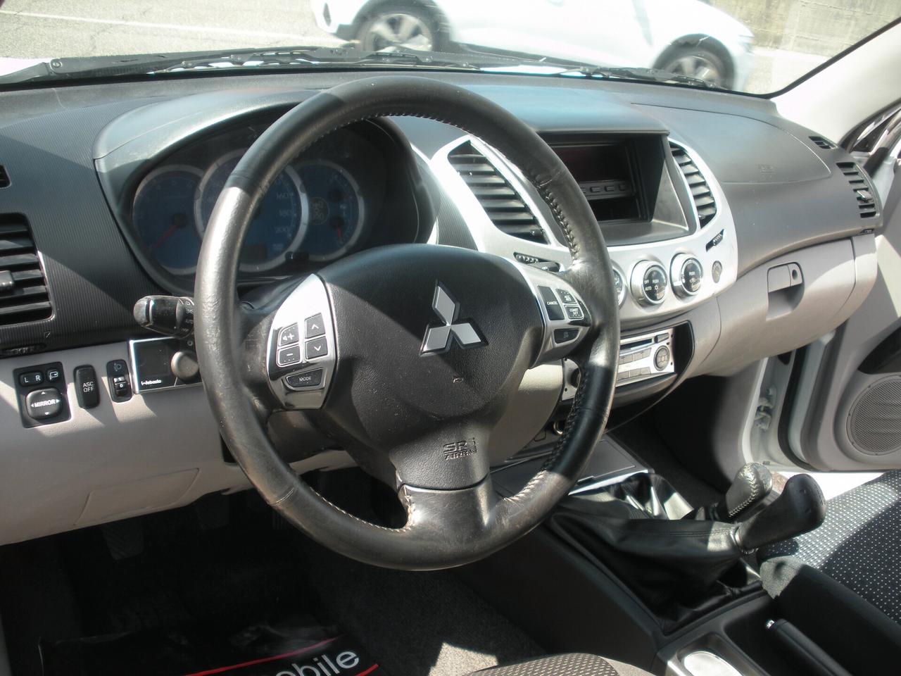 Mitsubishi L200 2.5 DI-D/178CV Club Cab Intense Plus