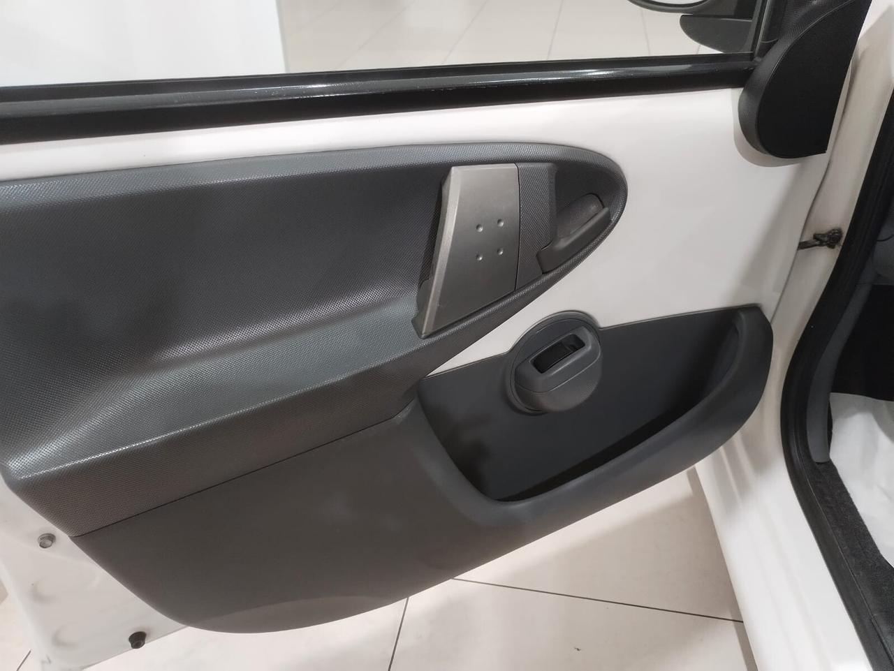 Toyota Aygo 1.0 12V VVT-i 5 porte Now Connect