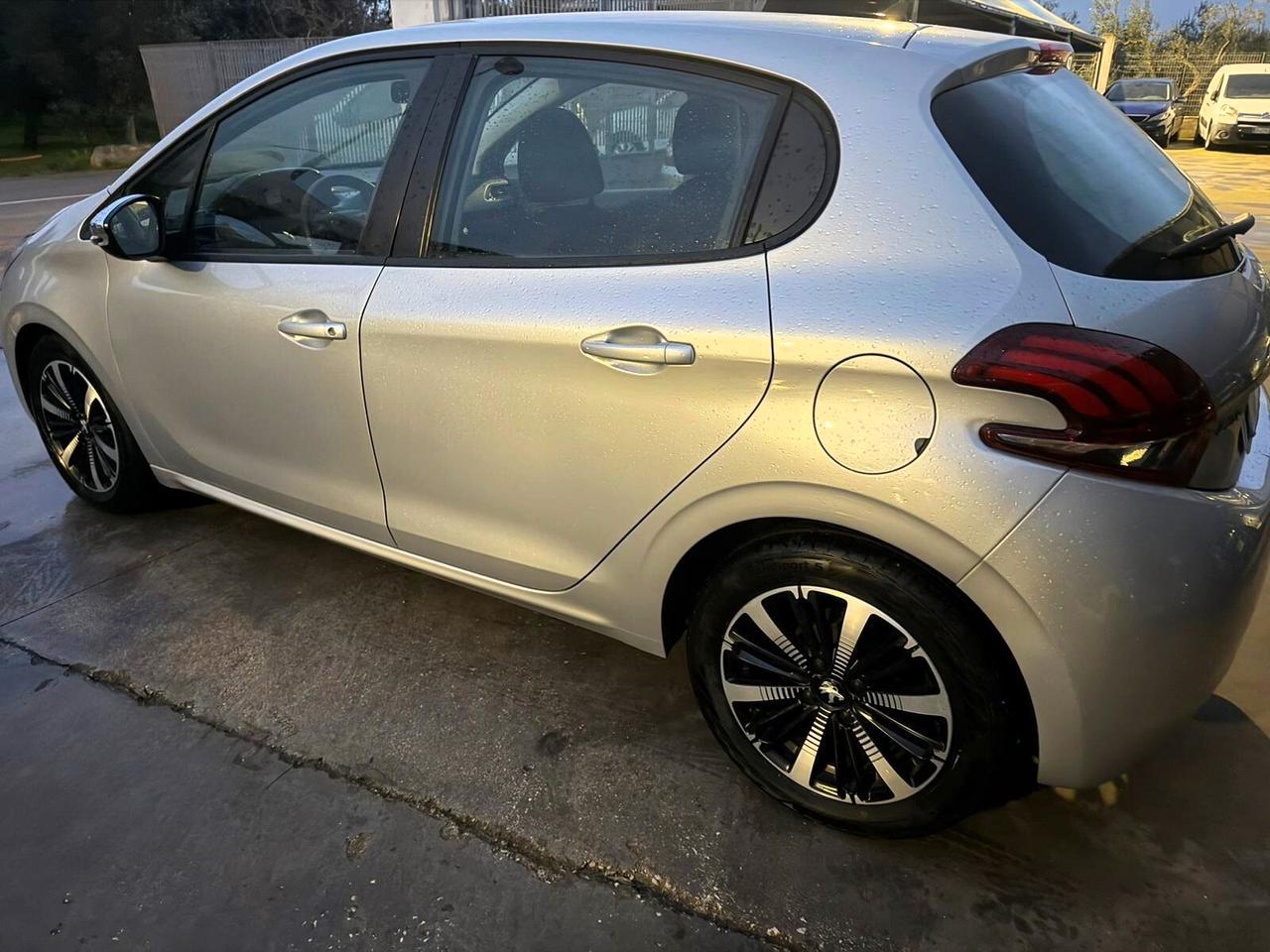 Peugeot 208 1.6 HDi 75 CV 05/2018 KM 140.000 K