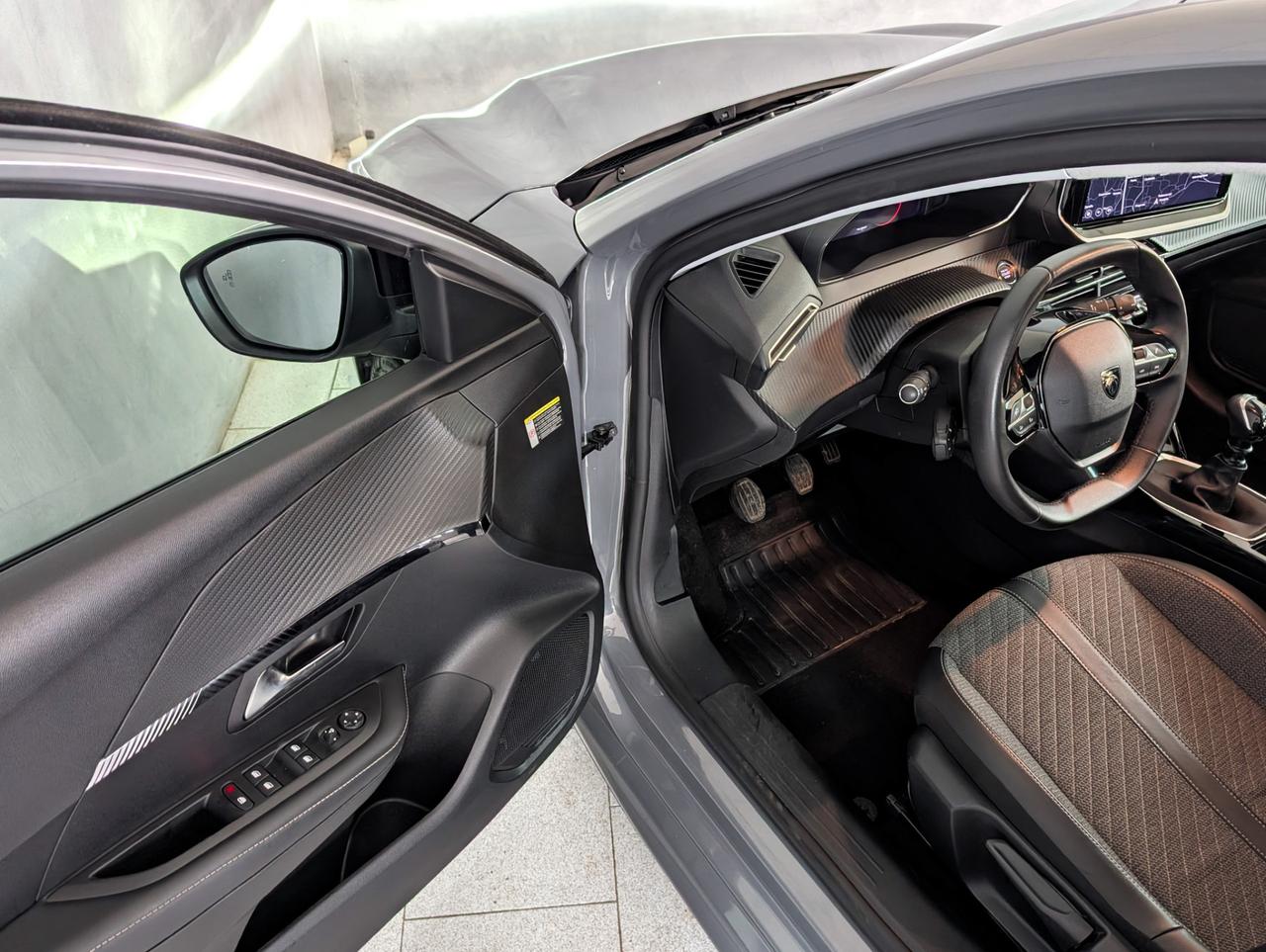 Peugeot 208 1.2 puretech 100cv Allure