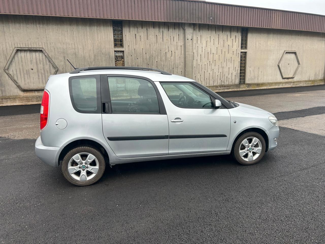 Skoda Roomster 1.2 TSI ok neopatentati cambio automatico!
