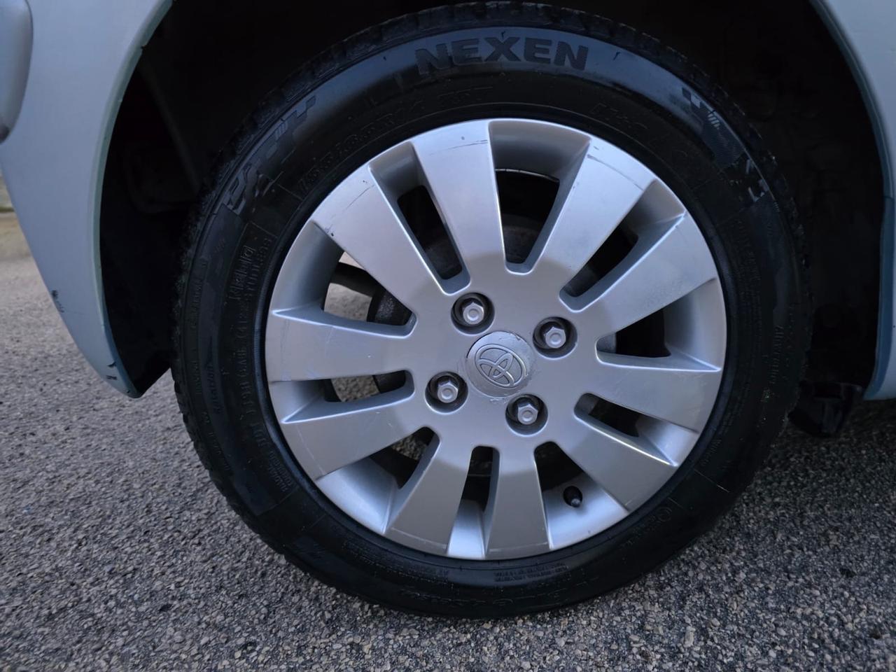 Toyota Aygo 1.0 12V VVT-i 5 porte Sol anno 2008