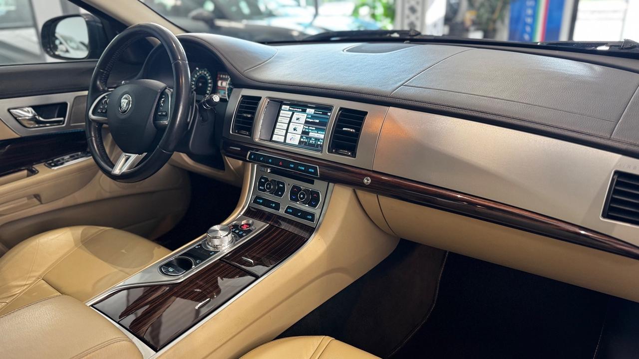Jaguar XF 2.2 D 200 CV Premium Luxury