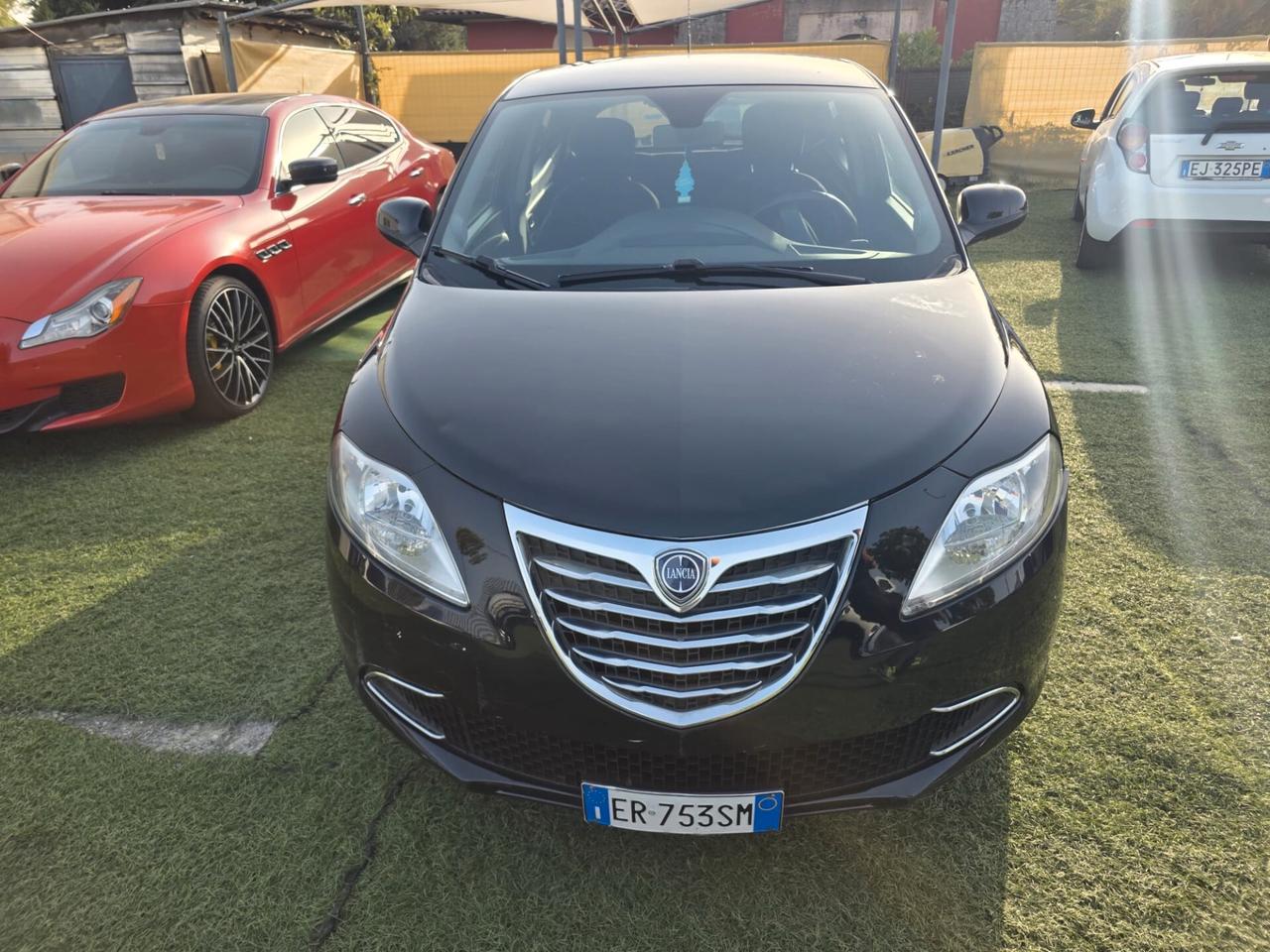 Lancia Ypsilon 0.9 TwinAir 85 CV 5 porte S&S Gold