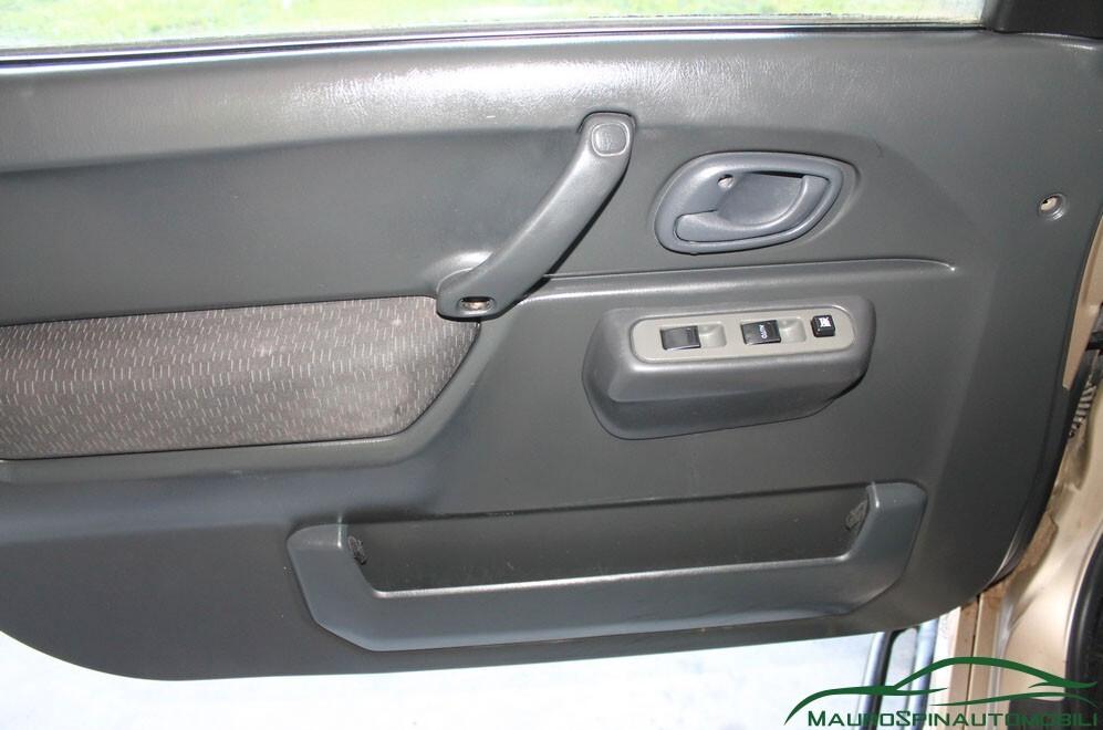 FUORISTRADA SUZUKI JIMNY 1.5 DDi 4X4 + RIDOTTE
