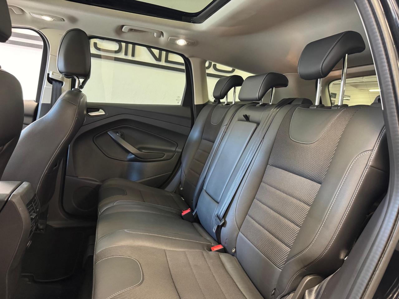 Ford Kuga 2.0 TDCI 163 CV 4WD Powershift Titanium