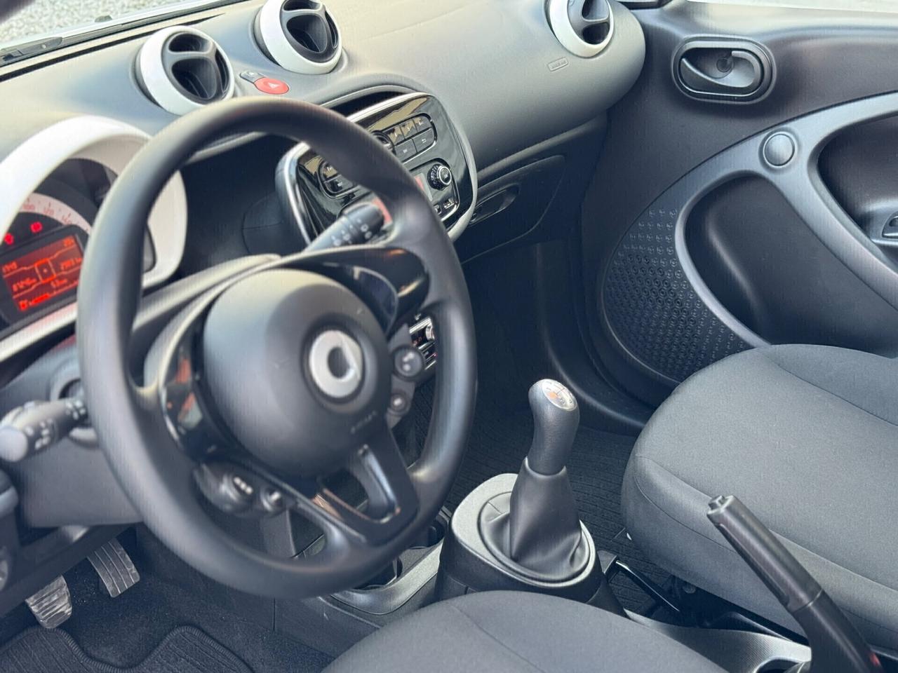 Smart ForFour 70 1.0 Youngster Neopatentati !
