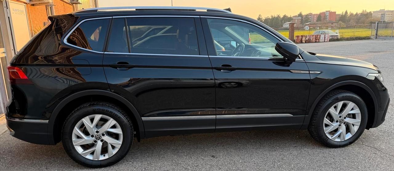 Volkswagen Tiguan Allspace 2.0 TDI SCR DSG Elegance 7 posti TETTO APRIBILE