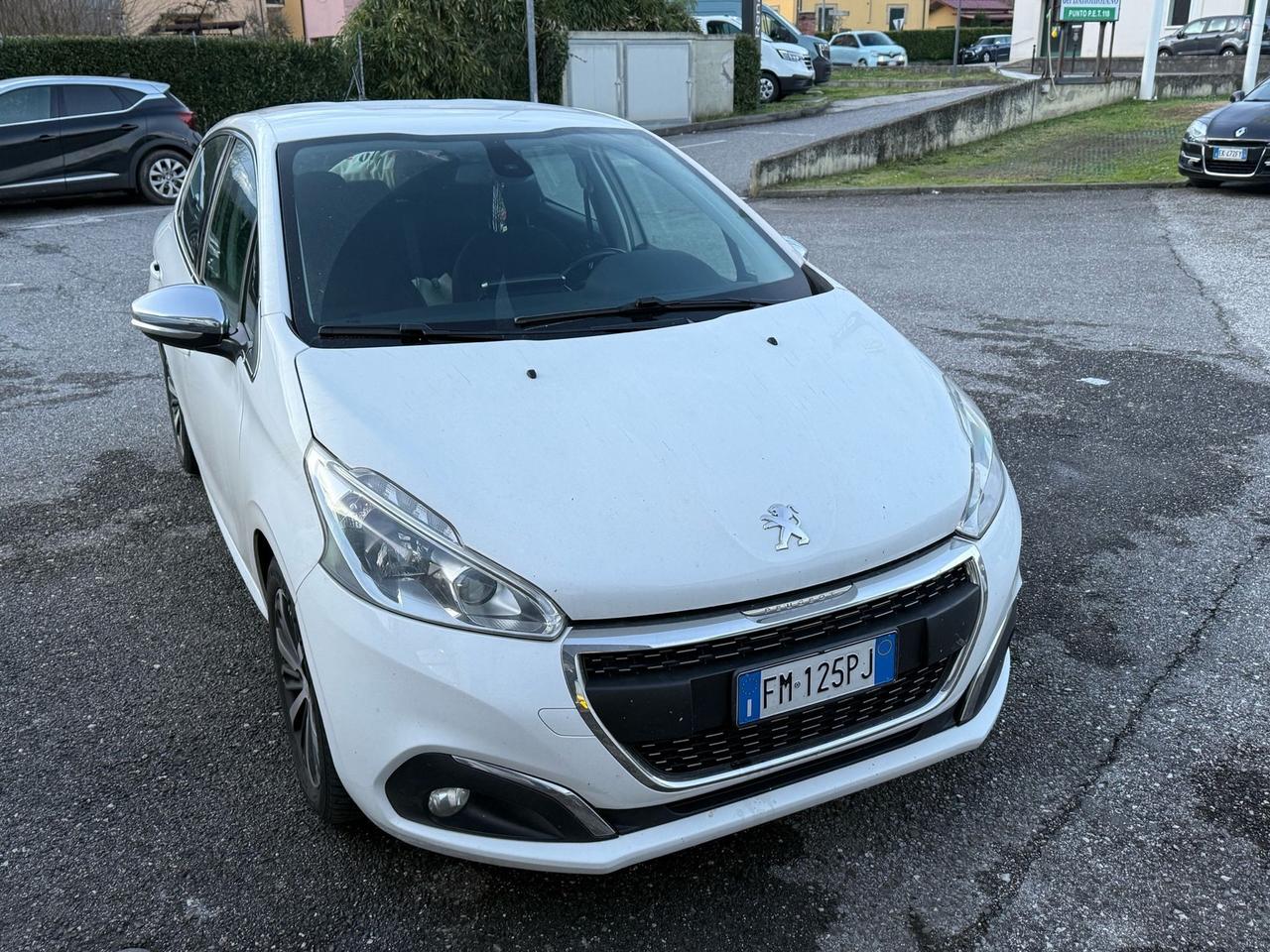 Peugeot 208 PureTech 82 5 porte Allure