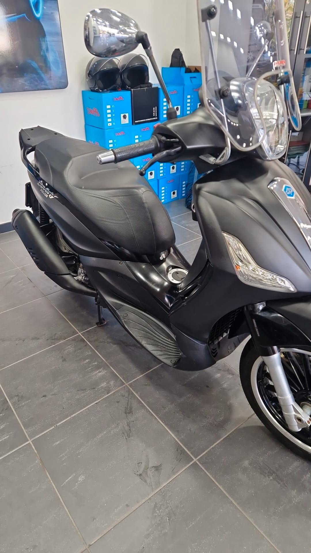 Piaggio Beverly 300
