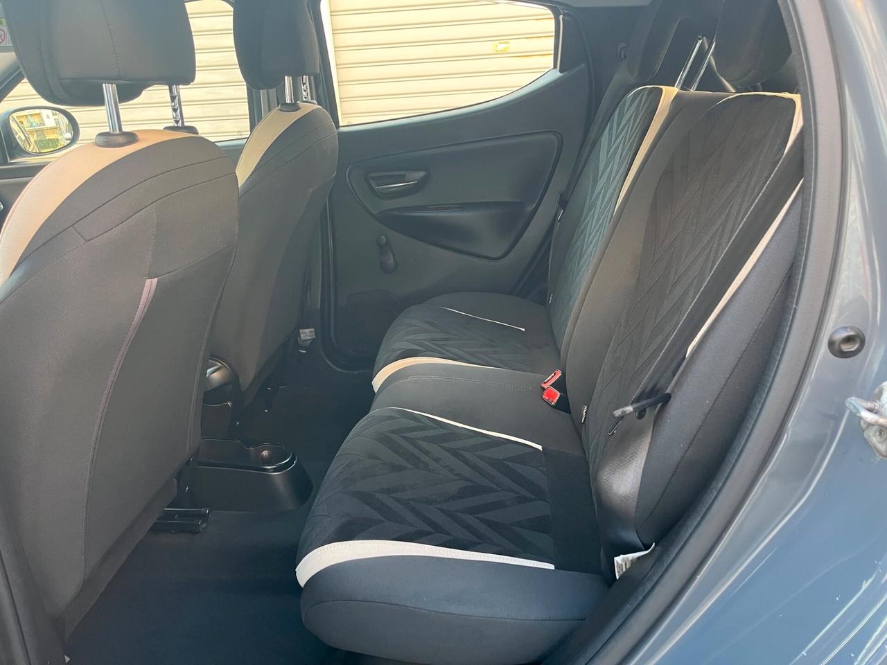 Lancia Ypsilon 1.2 69 CV 5 porte Platinum