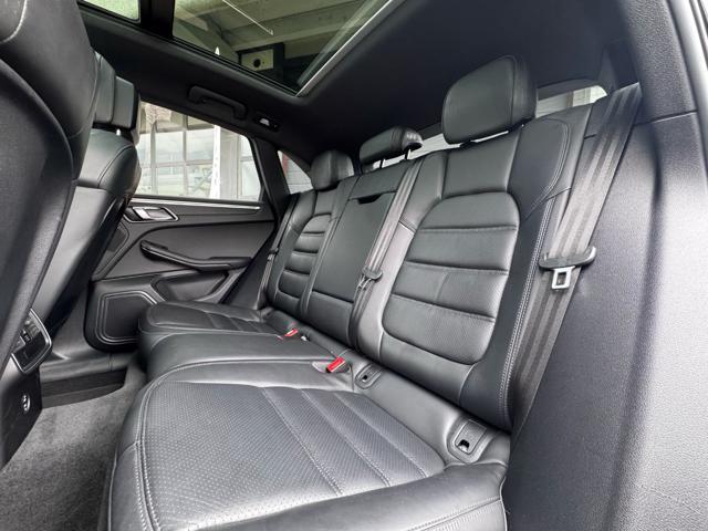 PORSCHE Macan 2.0 T Panorama Sport Chrono IVA Esposta