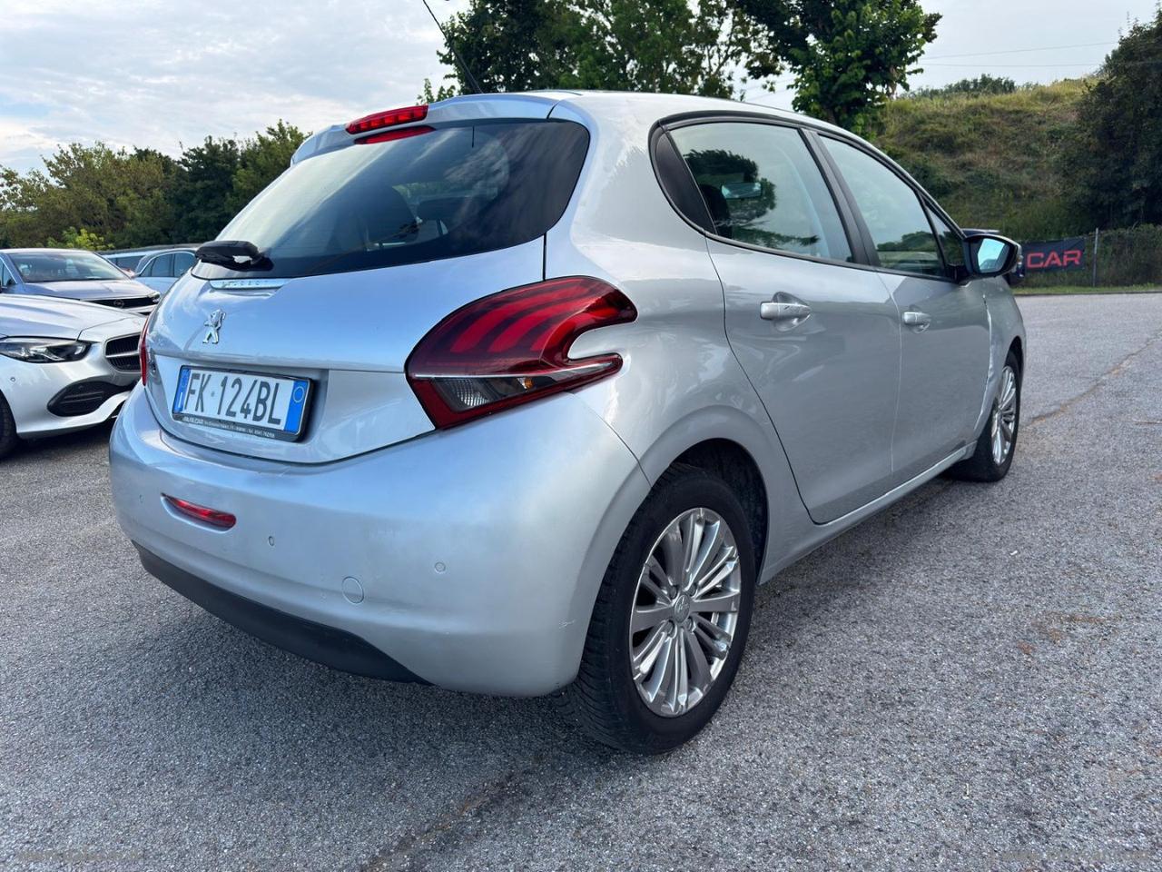 PEUGEOT 208 BlueHDi 75 5p. Allure