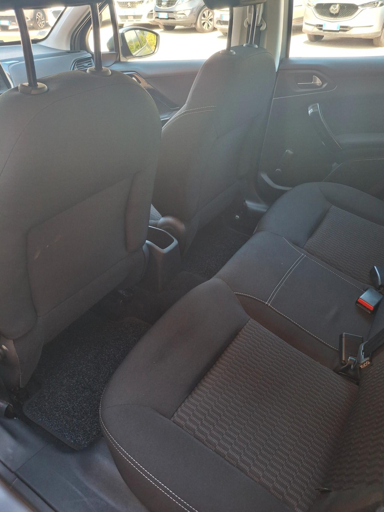 Peugeot 208 PureTech 82 5 porte Allure