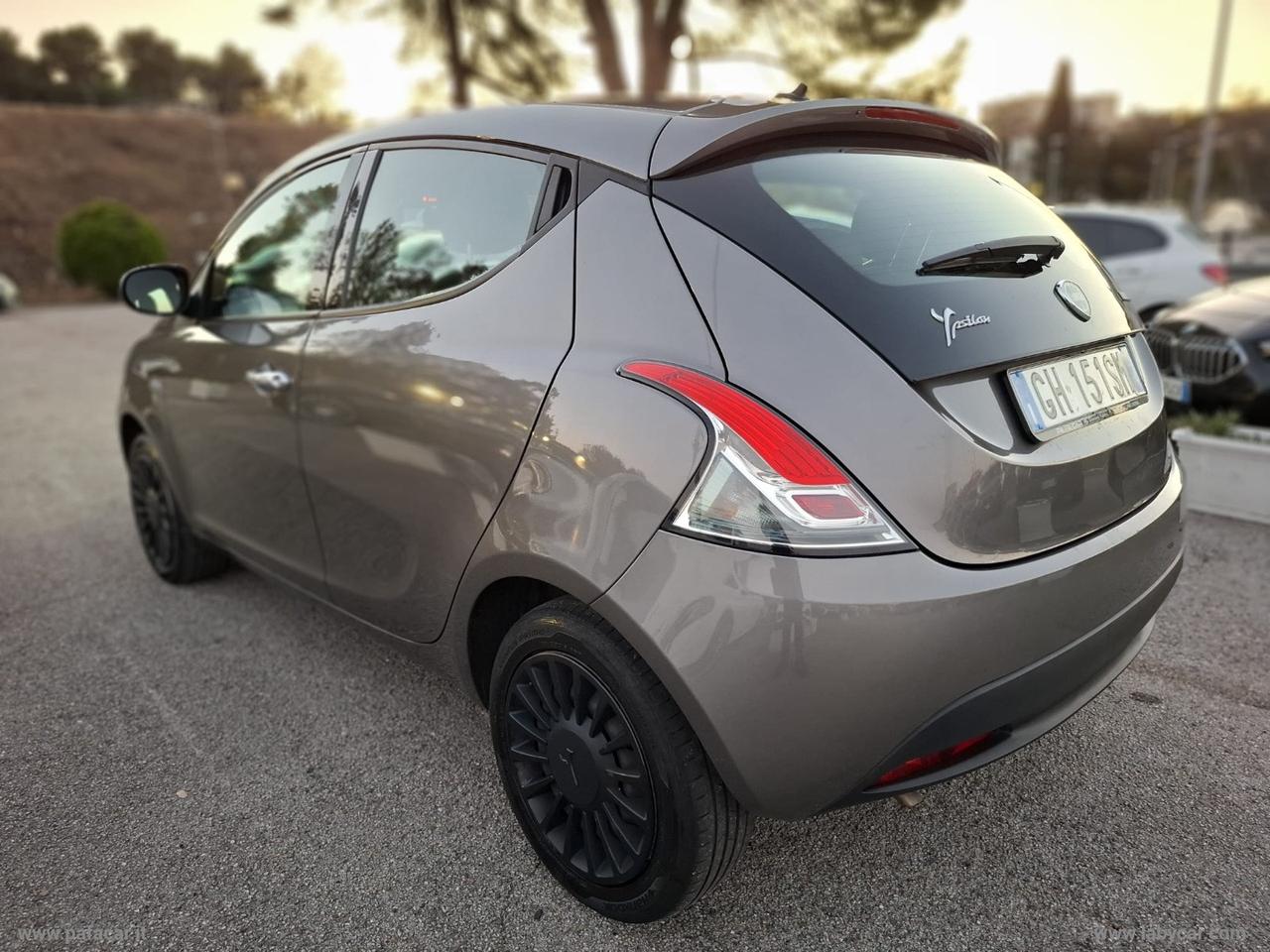 LANCIA Ypsilon 1.0 FireFly 5p.S&S Hybrid Silver