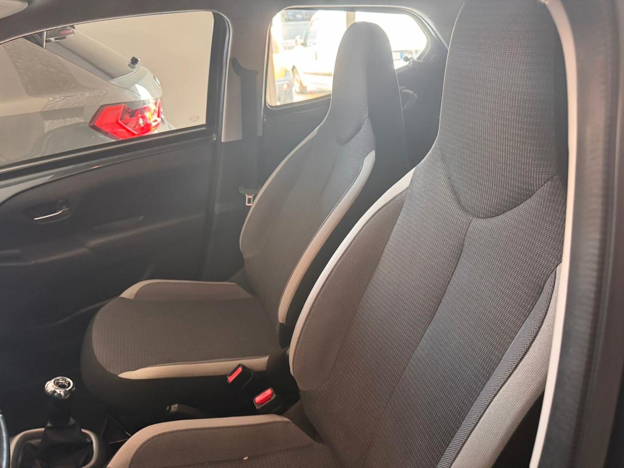 Toyota Aygo Connect 1.0 VVT-i 72 CV 5 porte x-fun