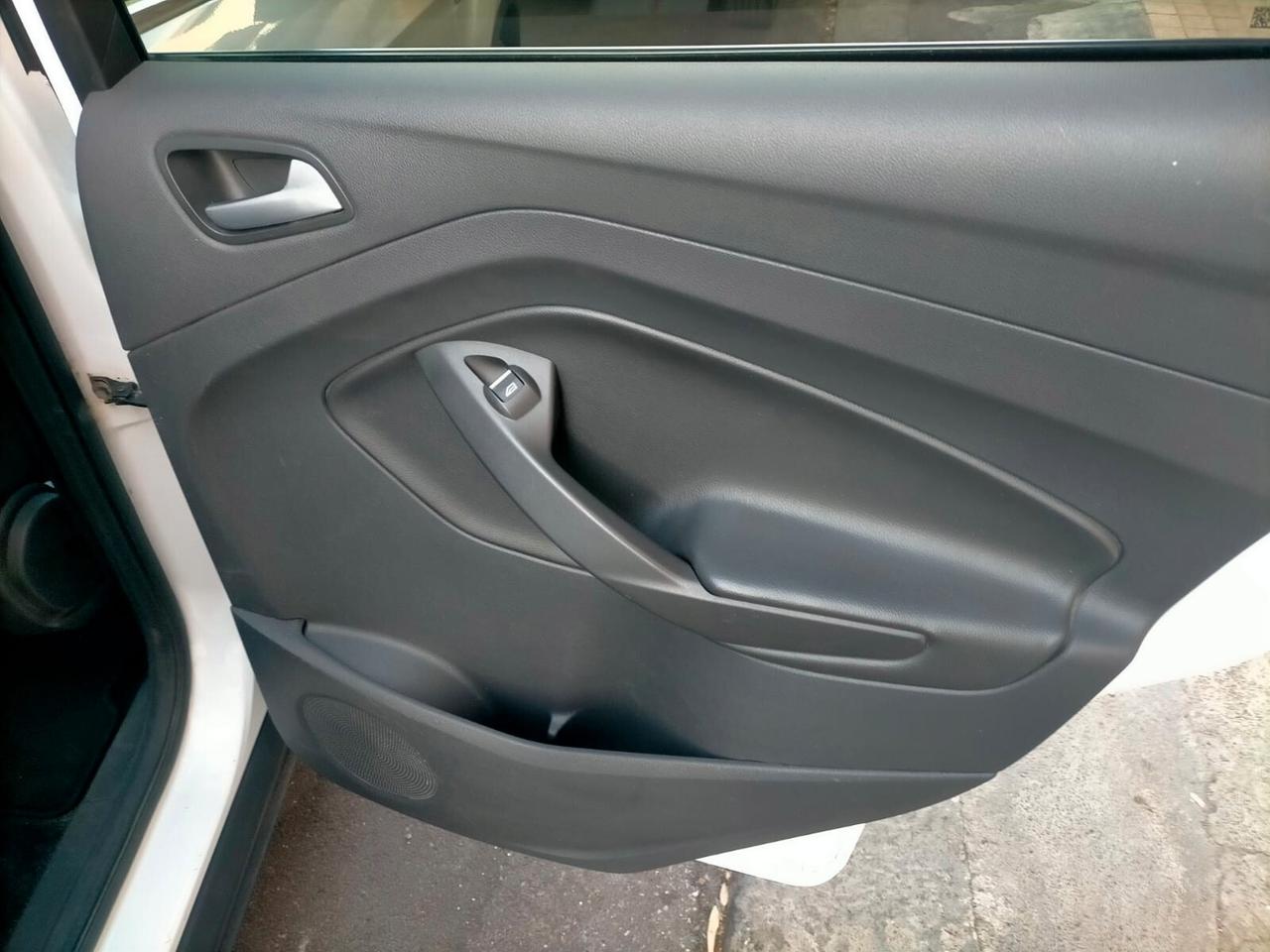 Ford Kuga 2.0 TDCI 120 CV S&S 2WD Titanium