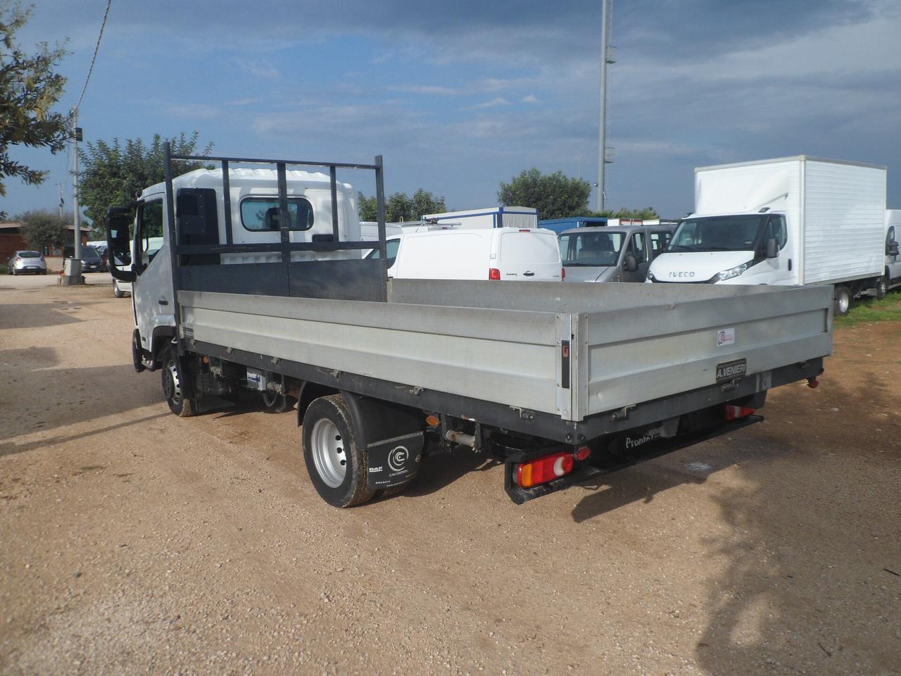 Nissan NT500 cassone fisso
