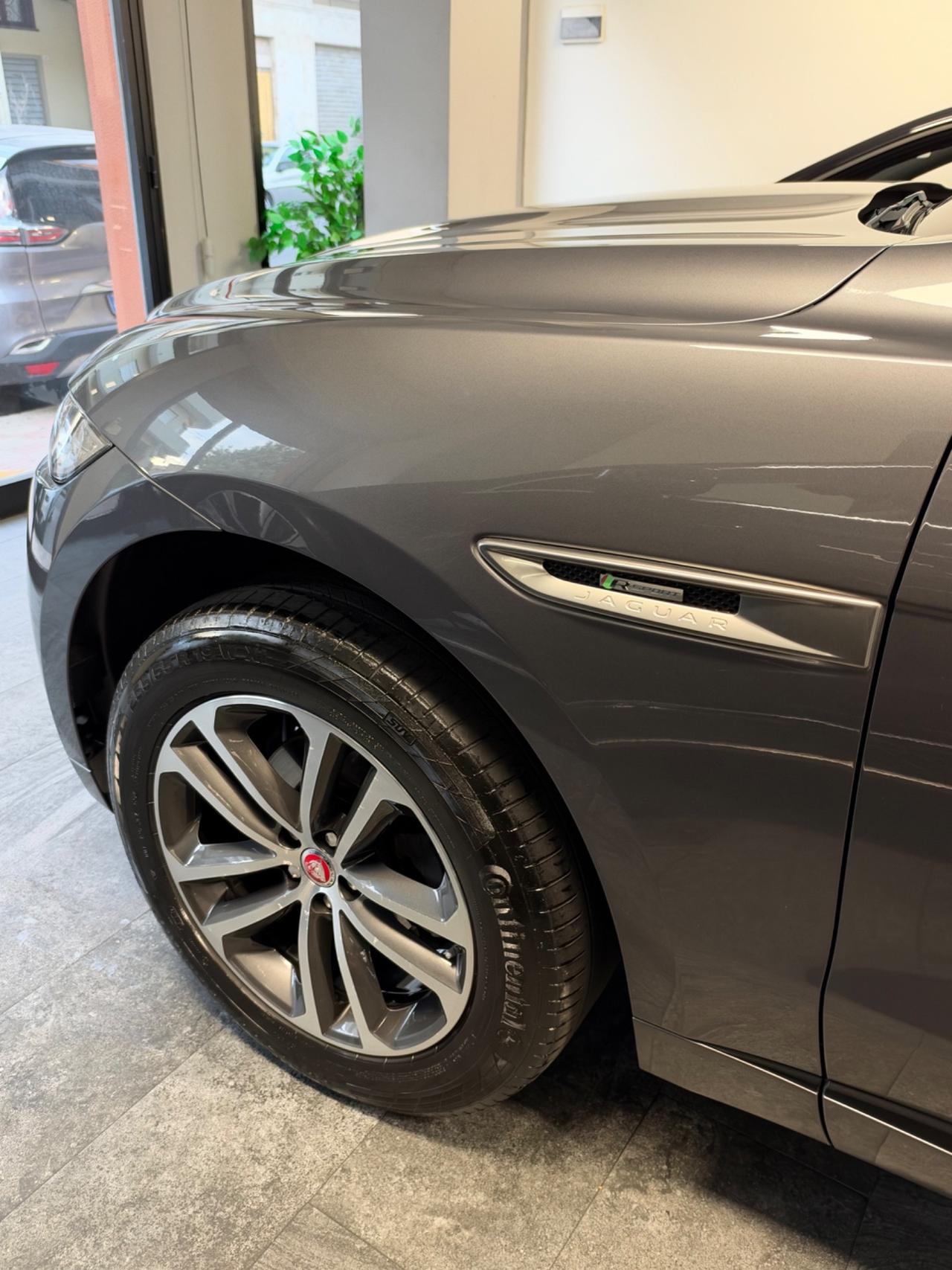 Jaguar F-Pace 2.0 D 180 CV AWD R-Sport