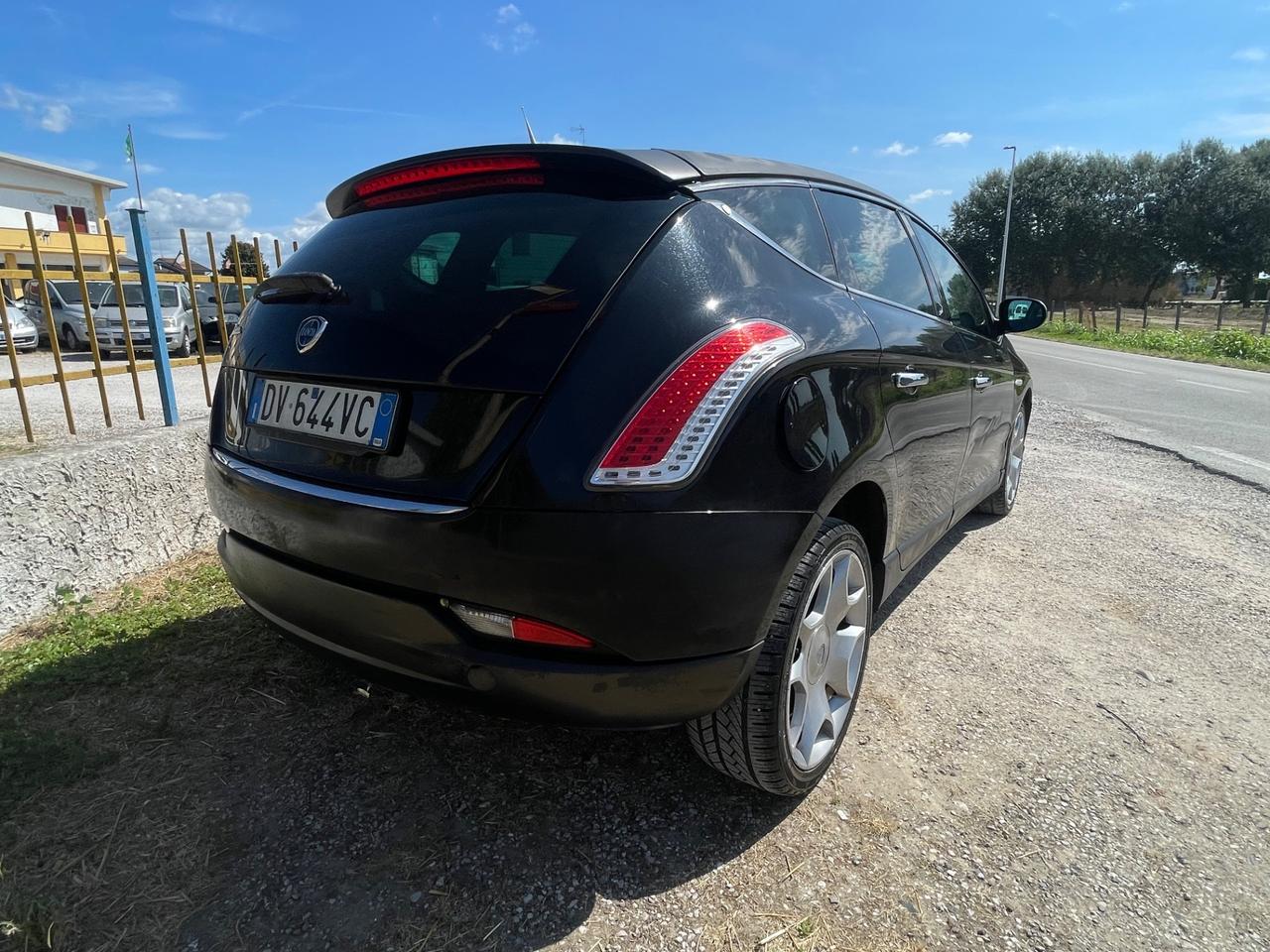 Lancia Delta 1.9 MJT Twinturbo DPF Platino