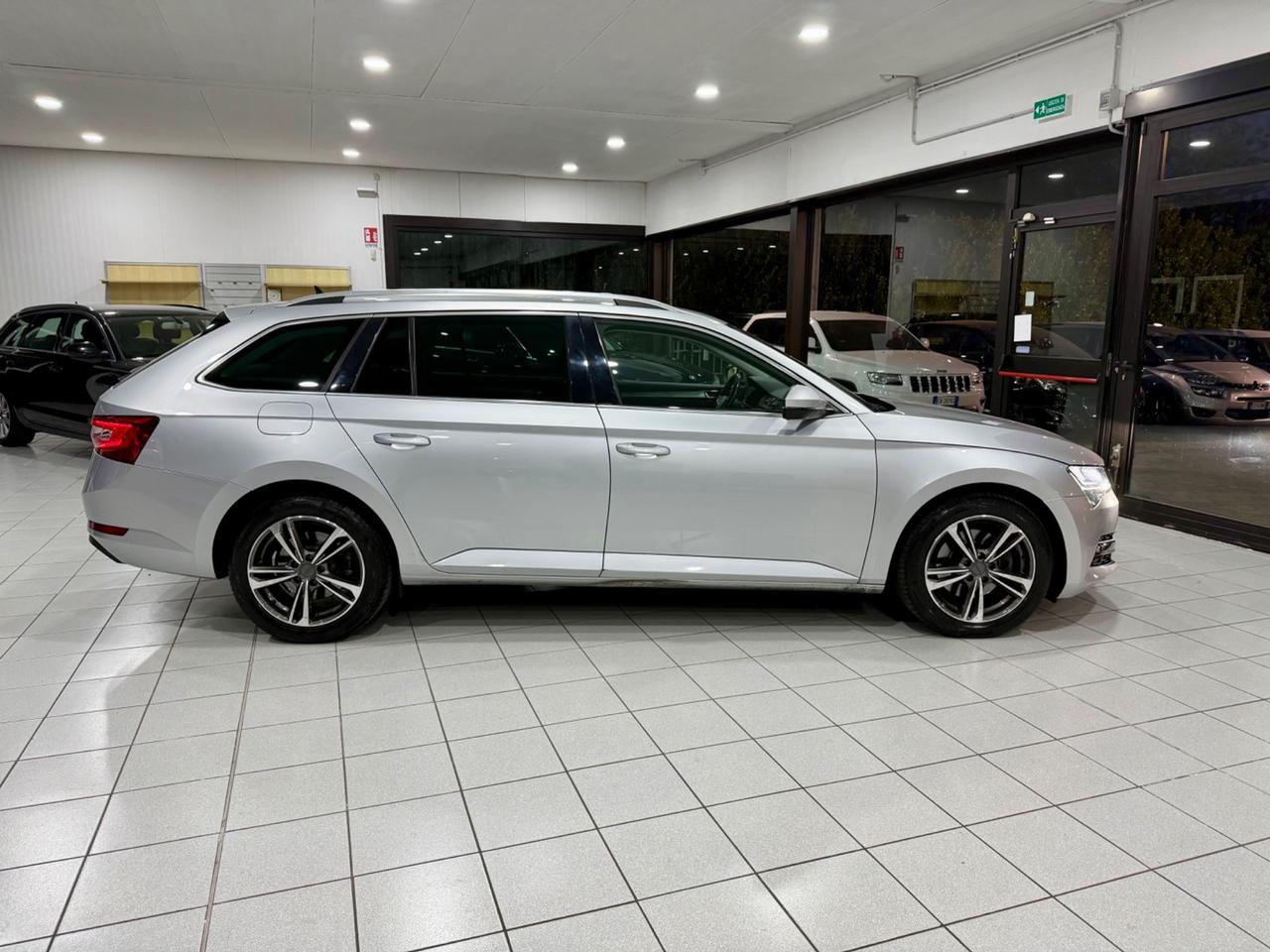 Skoda Superb 1.6 TDI SCR DSG Wagon Style
