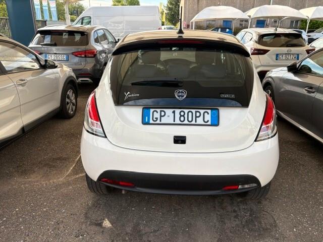 Lancia Ypsilon 1.0 FireFly 5 porte S&S Hybrid Gold Plus