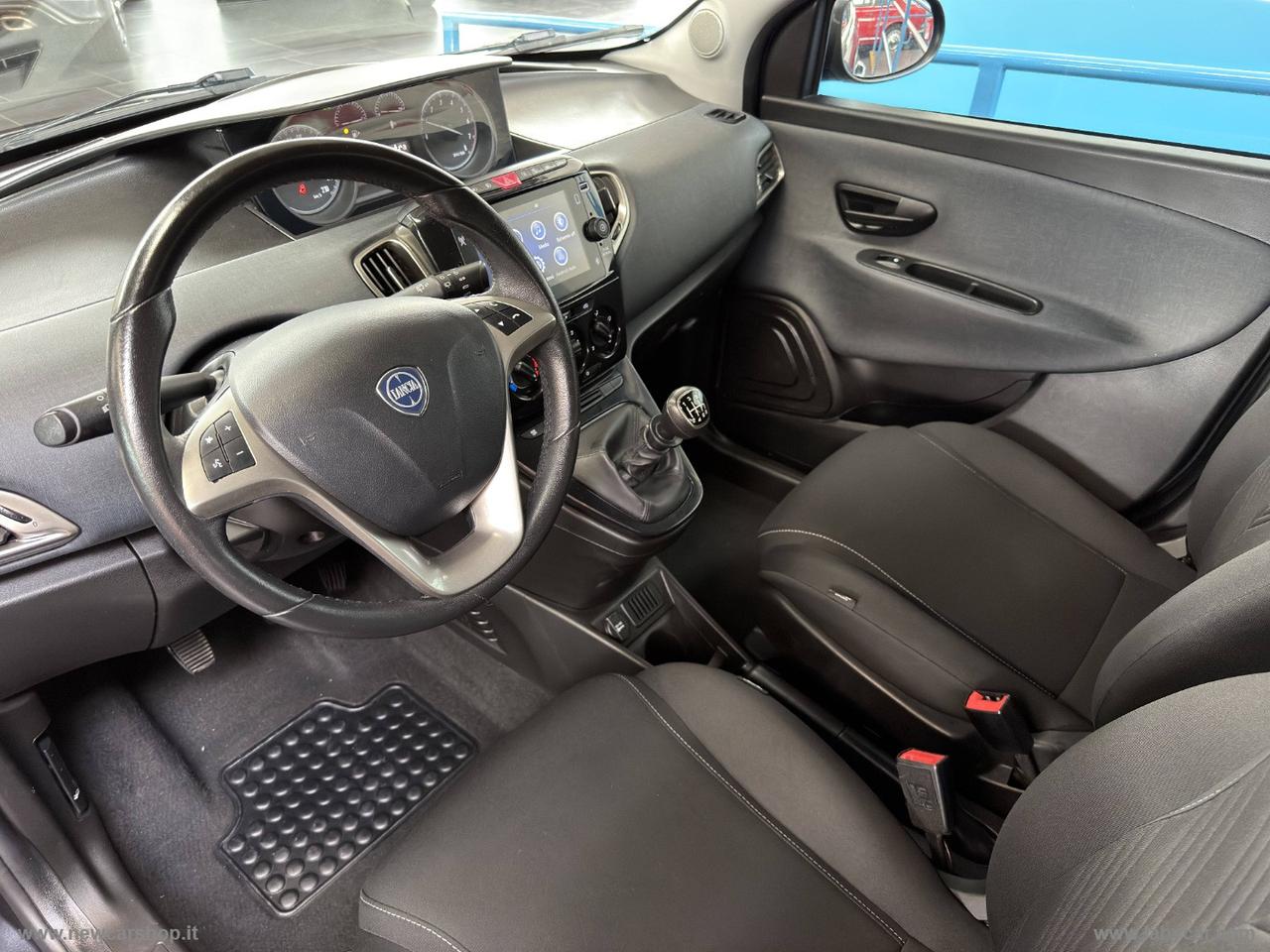 LANCIA Ypsilon 1.0 FireFly 5p.S&S Hybryd Gold NEOPATENTATI