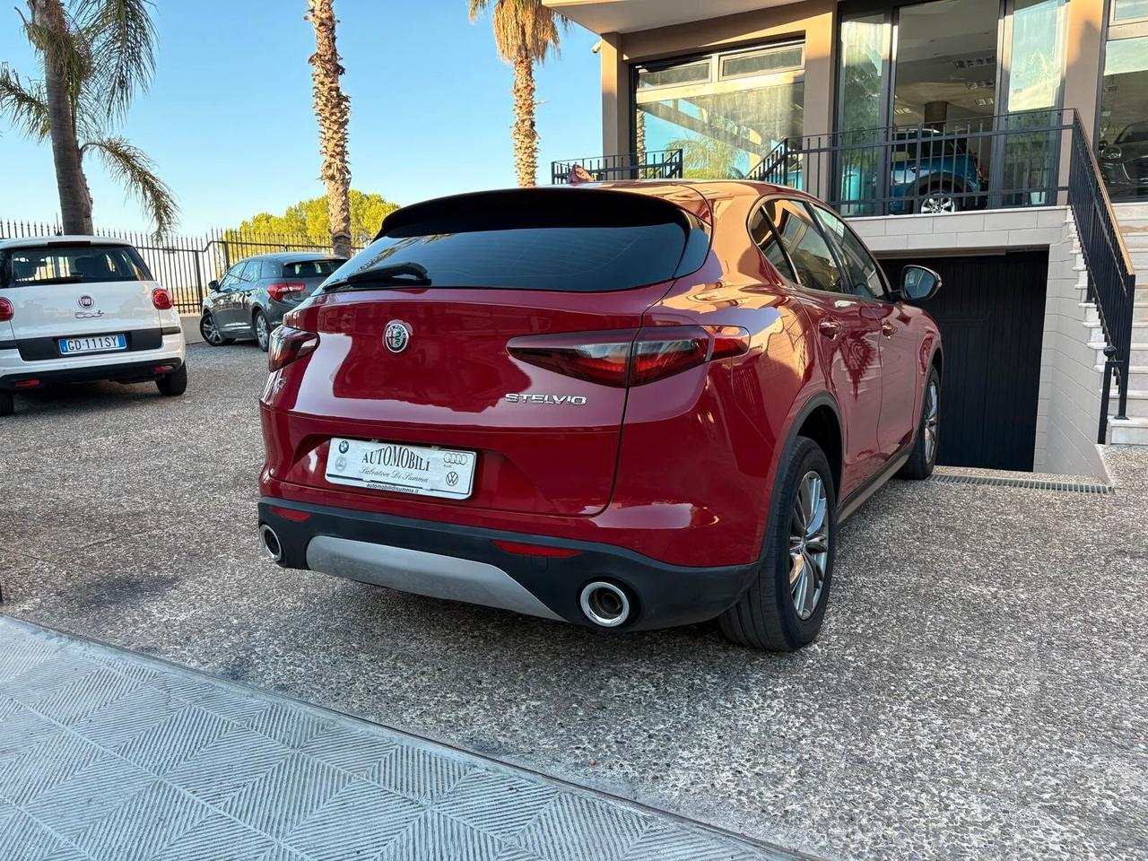 Alfa Romeo Stelvio 2.2 Turbodiesel 180 CV AT8 Q4 Business