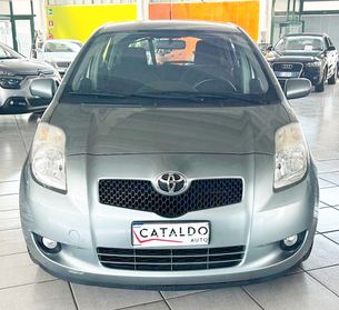 Toyota Yaris 1.3 5 porte Luna