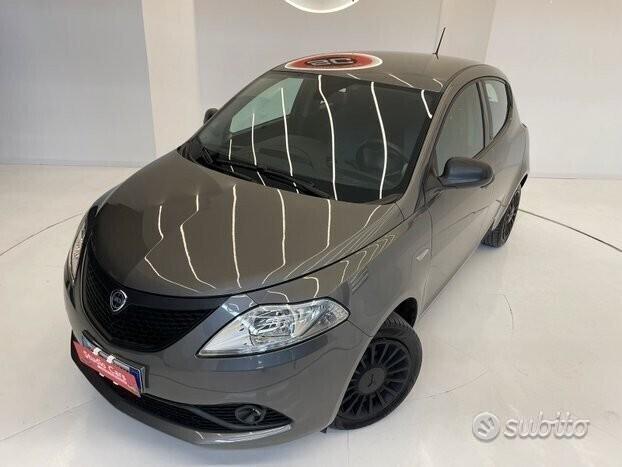 Lancia Ypsilon 1.0 FireFly Hybrid Silver S&S 70CV