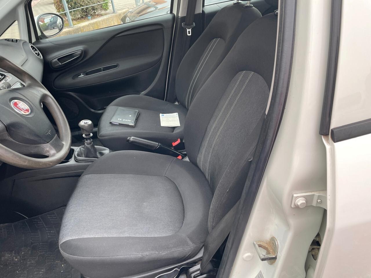 Fiat Punto 1.4 5 porte Natural Power OK NEOPATENTATI