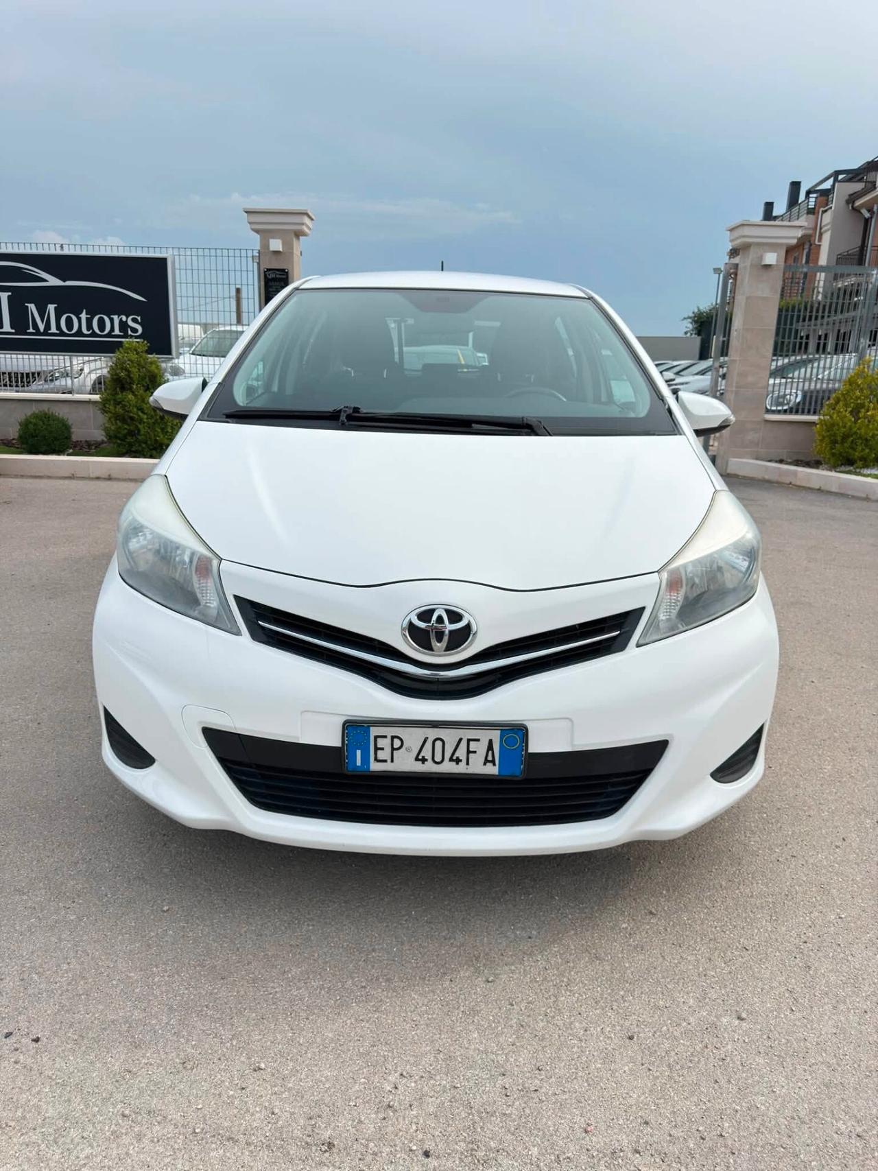 Toyota Yaris 1.0 5 porte Lounge