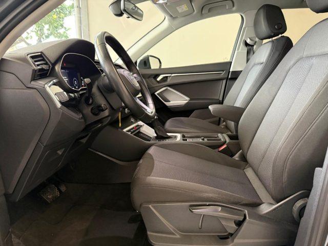 AUDI Q3 35 TDI Business Advanced