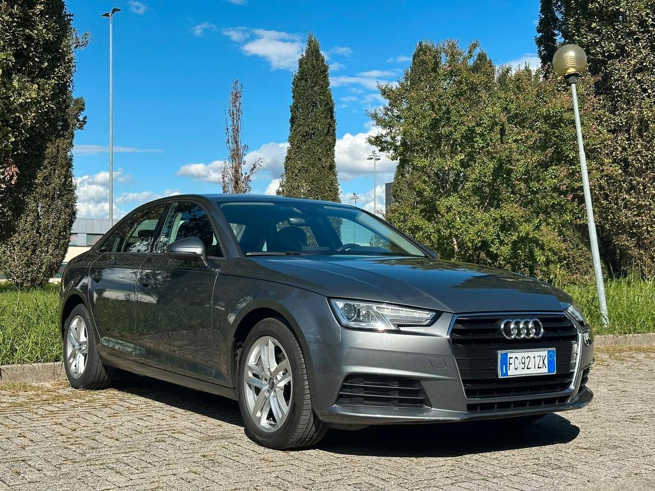 Audi A4 2.0 TDI 150 CV S tronic