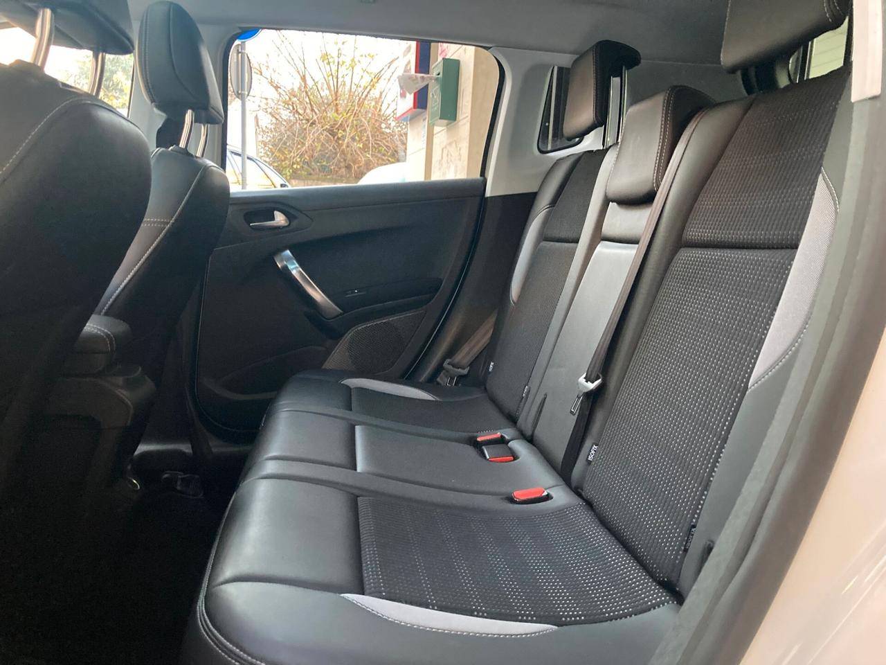 Peugeot 2008 1.6 e-HDi - 90000km! - 2014