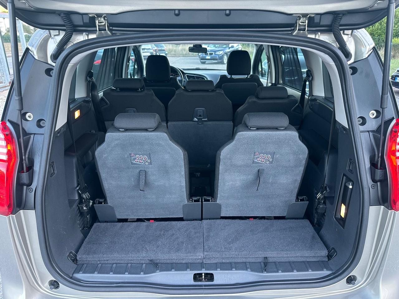 Peugeot 5008 1.6 HDi 112CV Business