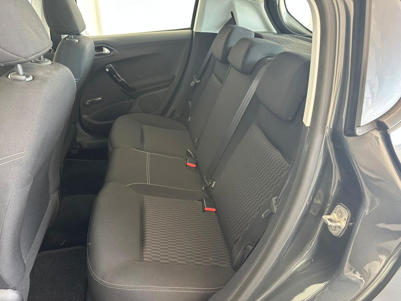 Peugeot 208 1.2 GPL 2016