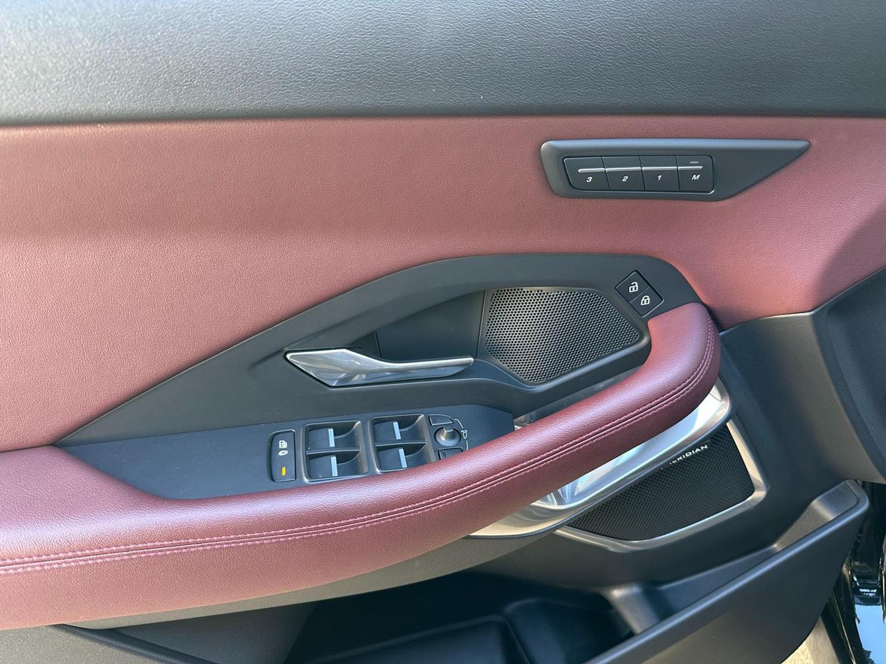 Jaguar E-Pace 2.0d i4 mhev R-Dynamic Black awd 163cv auto