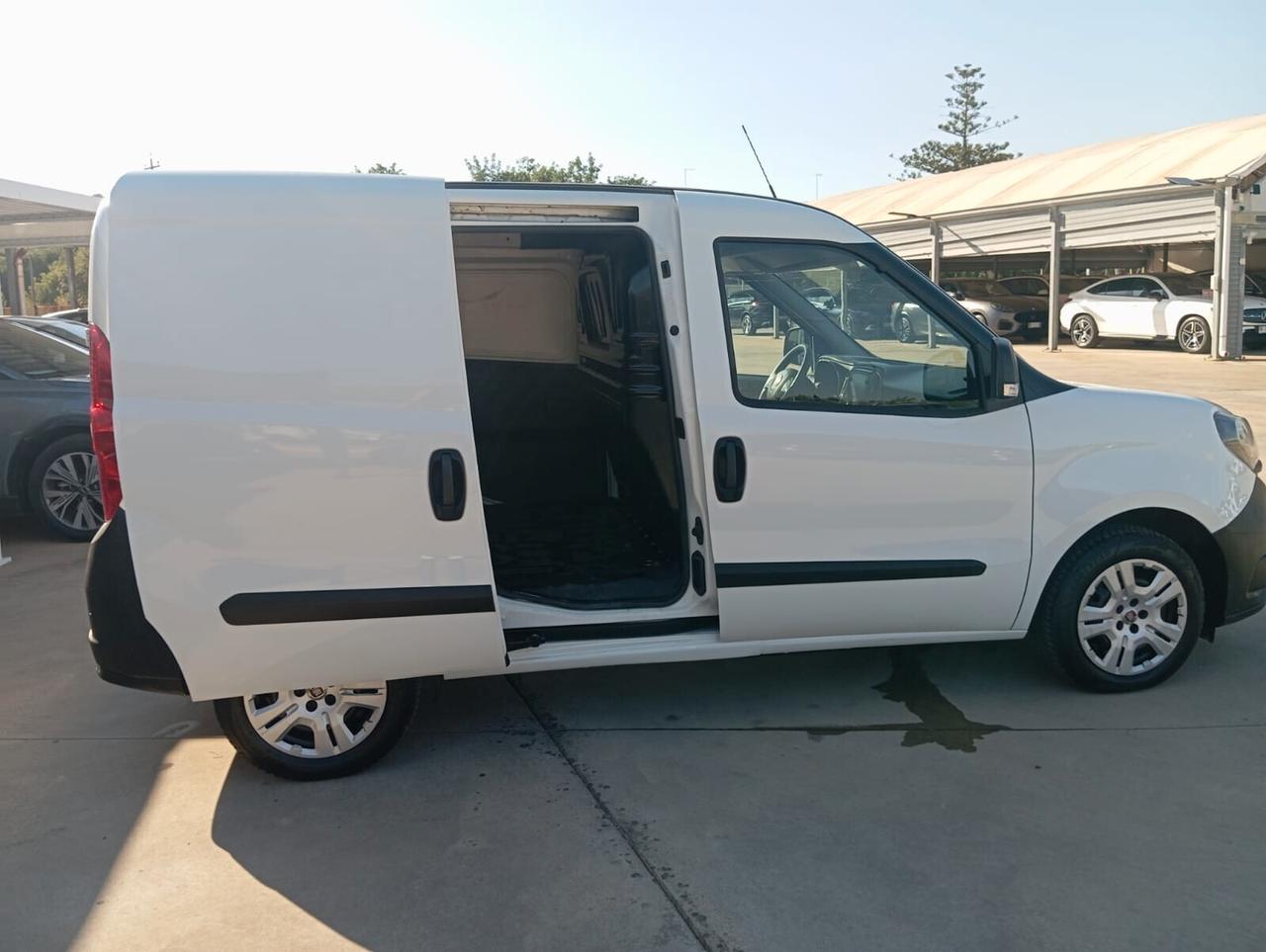 Fiat Doblo Cargo II versione cargo 1.6 mjt 105cv CH1 Lounge S&S, TRE POSTI