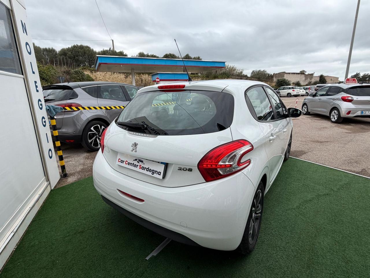 Peugeot 208 1.4 HDi 68 CV 5 porte Allure