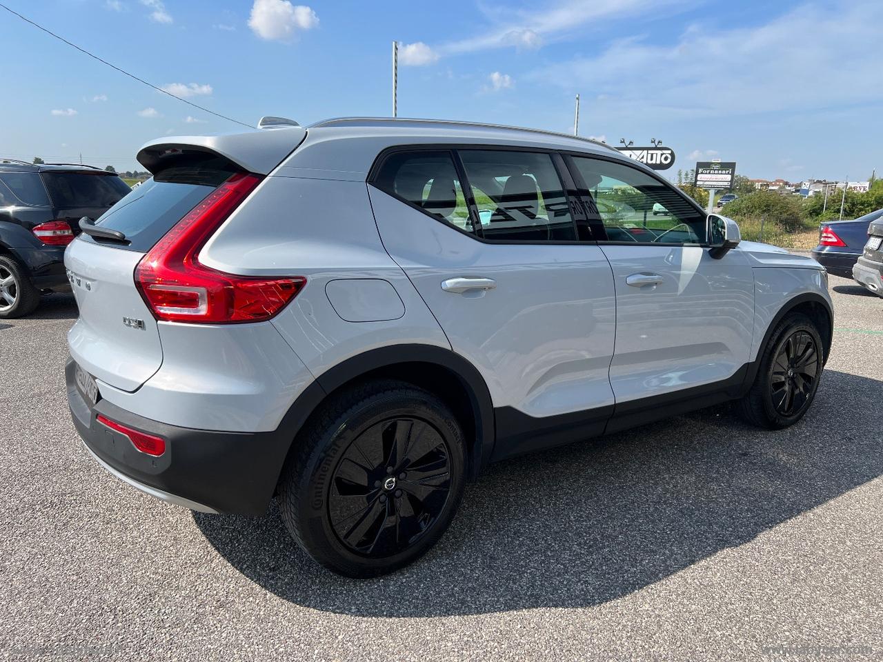 VOLVO XC40 D3 AWD Geartronic Momentum Pro IVA DEDUCIBILE