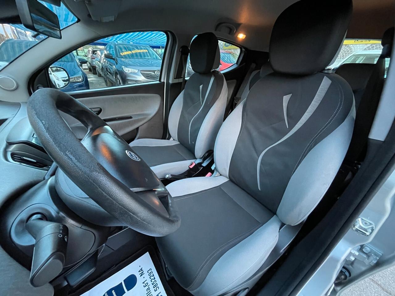 Lancia Ypsilon 1.2 69 CV 5 porte GPL Ecochic Silver