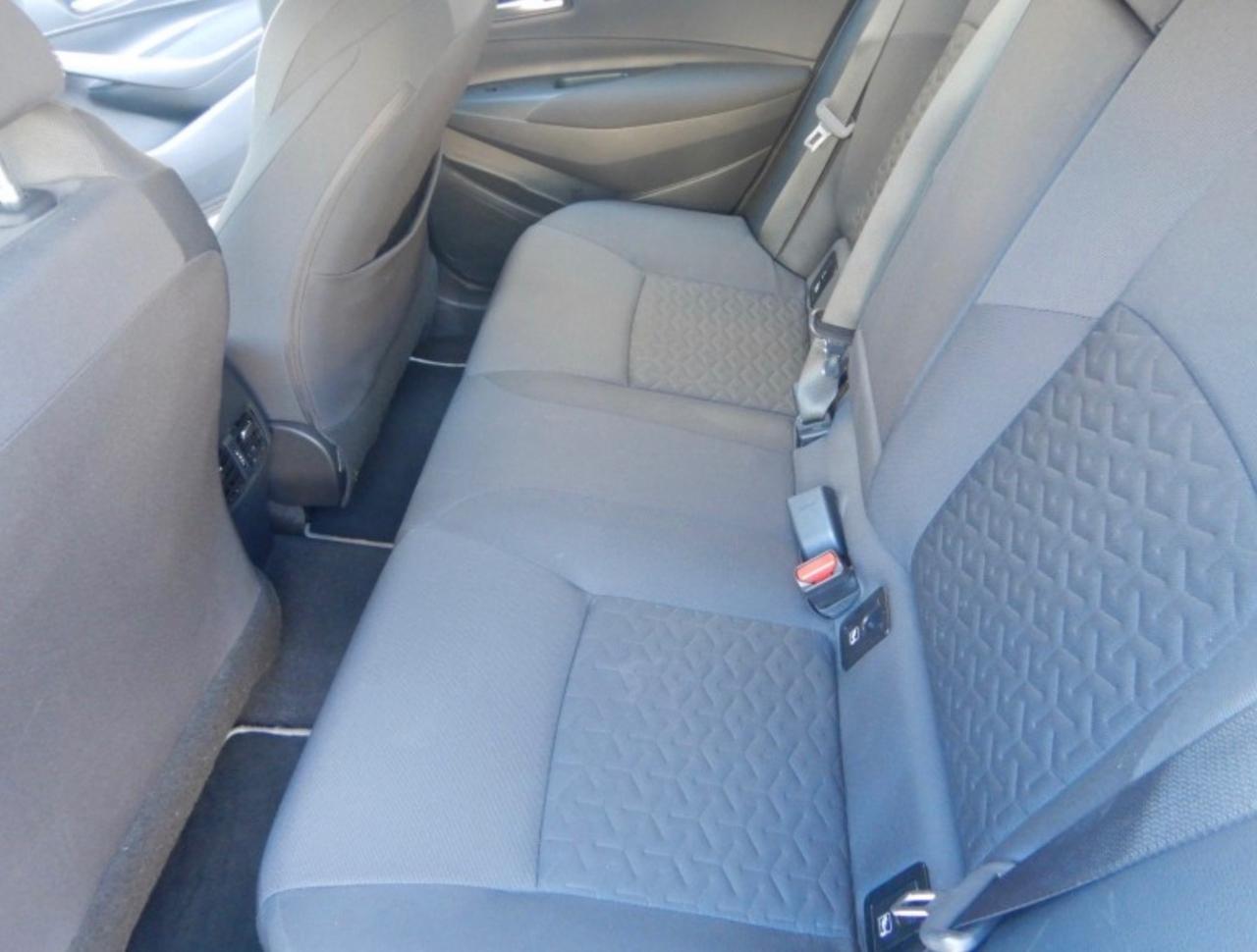 Toyota Corolla Touring Sports 2.0 Hybrid Business